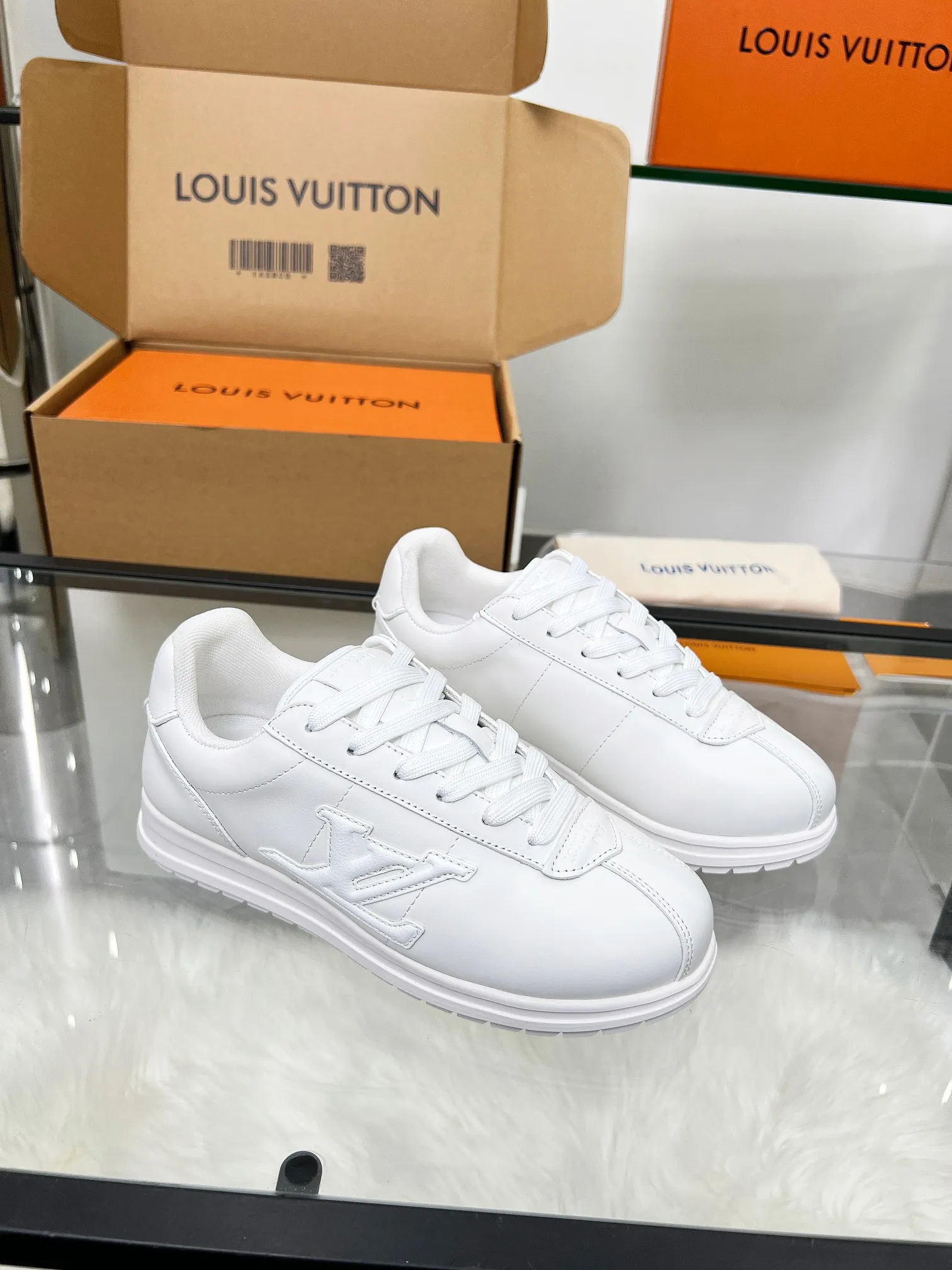 👟👟Ex-factory price 640👟👟 The 2025 summer LV Louis Vuitton new model will be shipped, the upper is made of cowhide, rubber outsole, 7 colors, with complete packaging and airplane box, 35--46